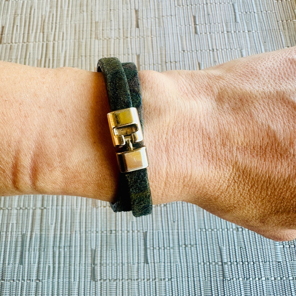 Leighelena thin double wrap genuine leather T-bar bracelet